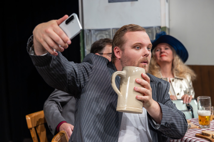 Bürgerbühne Trudering - Der verkaufte Großvater